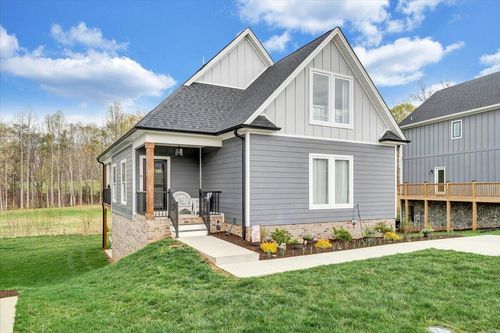 111 Retreat Ln, Huddleston, VA, 24104-3511 | Card Image