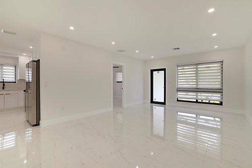 421 Fontana Dr, Palm Springs, FL, 33461-1509 | Card Image