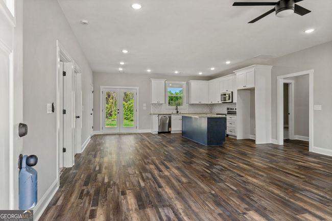 41 Allen Dr, House other with 3 bedrooms, 2 bathrooms and 2 parking in Molena GA | Image 12