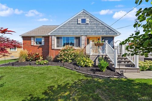 32 Hamilton Ave, Lackawanna, NY, 14218-2702 | Card Image