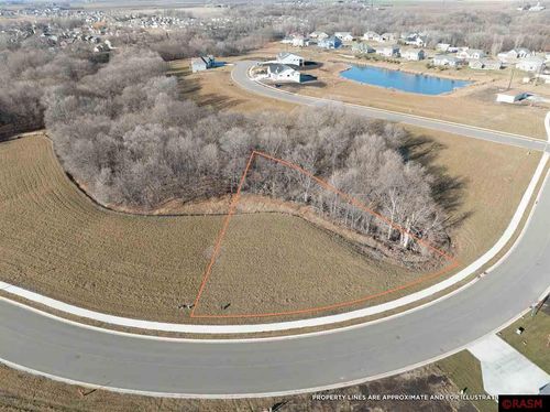 2129 Deerwood Dr, North Mankato, MN, 56003-7510 | Card Image