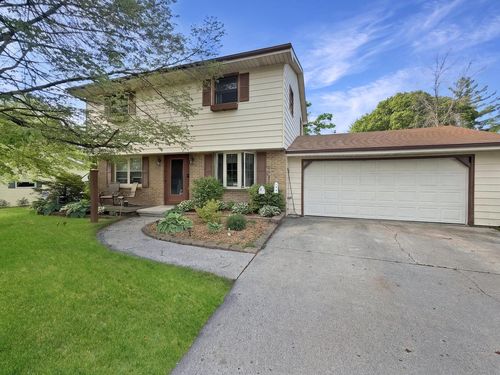 2306 Pleasant Avenue, New Holstein, WI, 53061 | Card Image