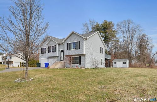 8 Callahan Ln, East Hartford, CT, 06118-2900 | Card Image
