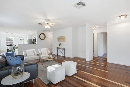 13525 Briarcreek Loop, Manor, TX, 78653-4666 | Card Image