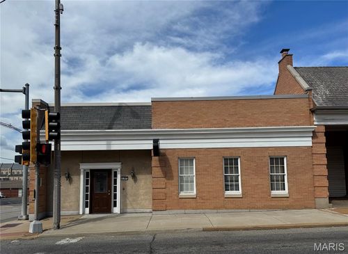 121 S Illinois St, Belleville, IL, 62220-2129 | Card Image