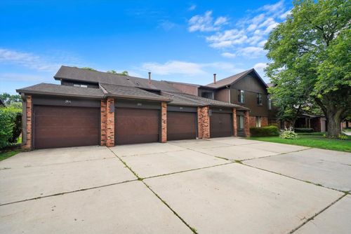 apt-c-26 Creekside Cir, Elgin, IL, 60123-1113 | Card Image