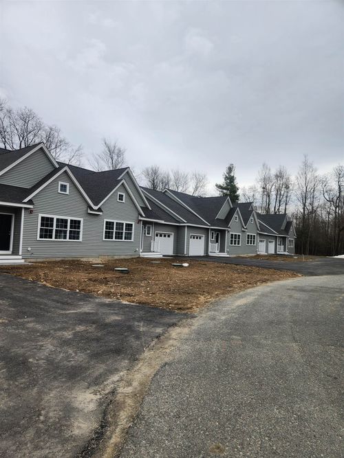 30-30 Four Seasons Drive, Hampstead, NH, 01841 | Card Image