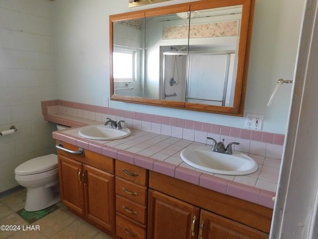 Dual sinks | Image 36