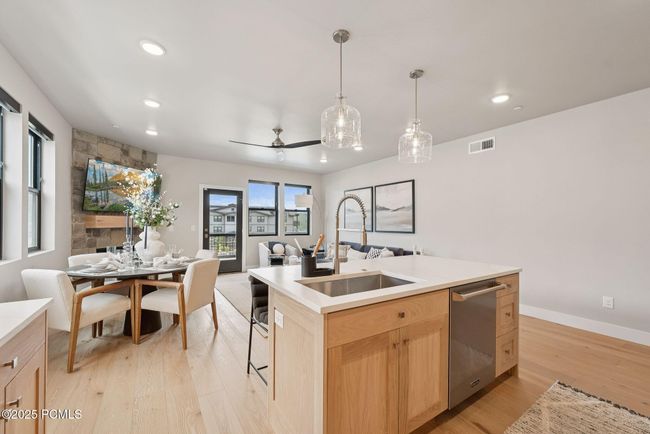 102 - 1121 W Vos Cir, Condo with 3 bedrooms, 2 bathrooms and null parking in Heber City UT | Image 9
