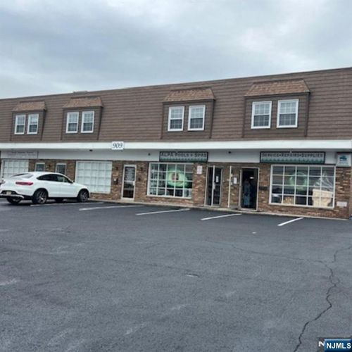 909 Belmont Ave, North Haledon, NJ, 07508-2574 | Card Image