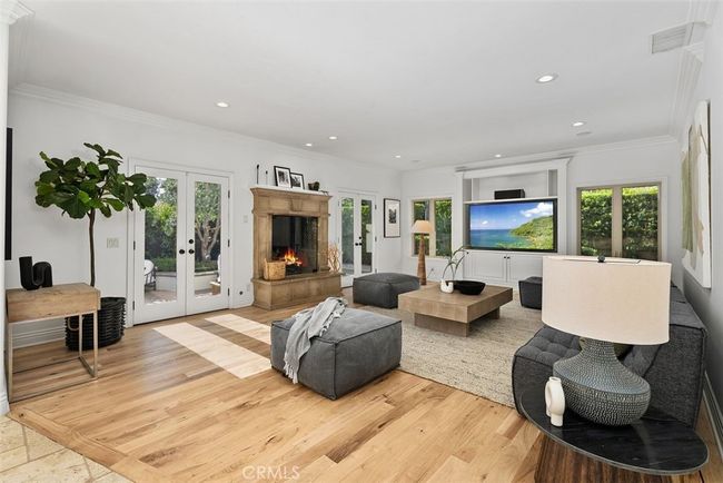 411 Snug Harbor Rd, House other with 5 bedrooms, 5 bathrooms and 3 parking in Newport Beach CA | Image 14