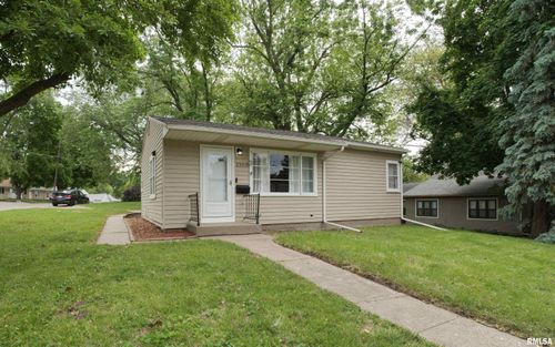 2303 Dunham St, Clinton, IA, 52732-6937 | Card Image