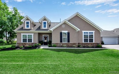 5665 Southwestern Blvd, Hamburg, NY, 14075-3622 | Card Image