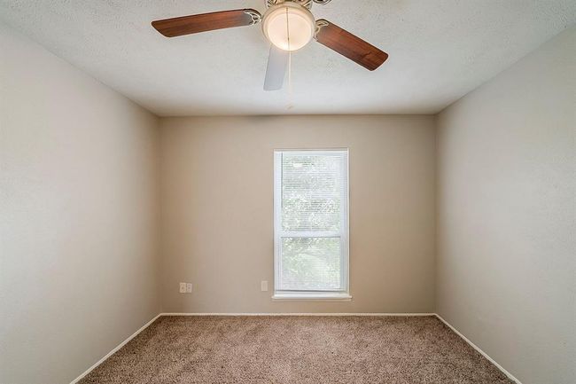 5802 Evening Shadows Ln, House other with 3 bedrooms, 2 bathrooms and 2 parking in Spring TX | Image 18