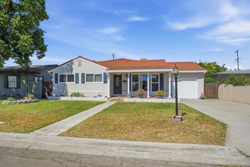 889 Real Ave, Newman, CA, 95360-1130 | Card Image