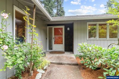 18572 Longfellow Av, House other with 3 bedrooms, 2 bathrooms and null parking in Lake Oswego OR | Image 2