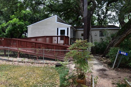 592 Paloma, Bay City, TX, 77414 | Card Image