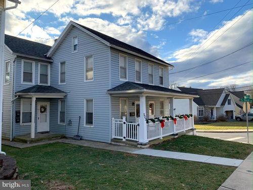 322 Main St, Akron, PA, 17501-1213 | Card Image