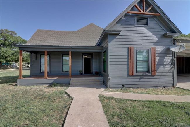 153 E Norway St, House other with 3 bedrooms, 1 bathrooms and 3 parking in Walnut Springs TX | Image 4