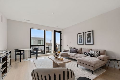 514-45 W 3rd St, Boston, MA, 02127-1191 | Card Image