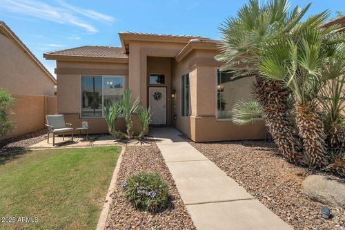 213 E Smoke Tree Rd, Gilbert, AZ, 85296-2247 | Card Image