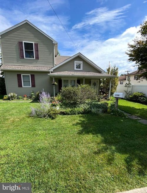 530 Avenue E, FEASTERVILLE TREVOSE, PA, 19053-4610 | Card Image