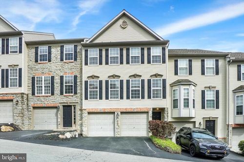 2705 Steeple Chase Dr, YORK, PA, 17402-8530 | Card Image