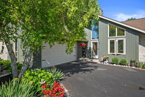 5220 S Skyline Dr, NEW BERLIN, WI, 53151-8062 | Card Image
