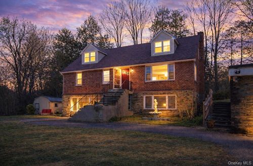 1 Faro Ln, Clintondale, NY, 12515-5142 | Card Image
