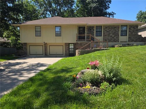 1104 Sw Mic-O-Say Dr, Blue Springs, MO, 64015 | Card Image
