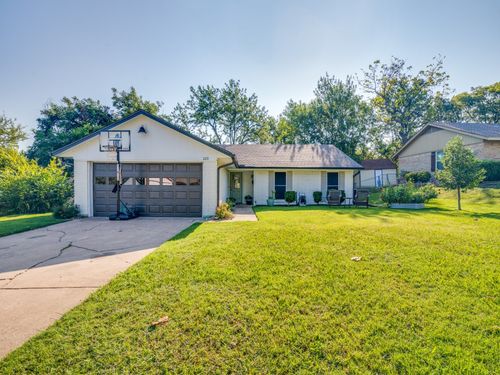 220 Joe White St, Rockwall, TX, 75087-2207 | Card Image