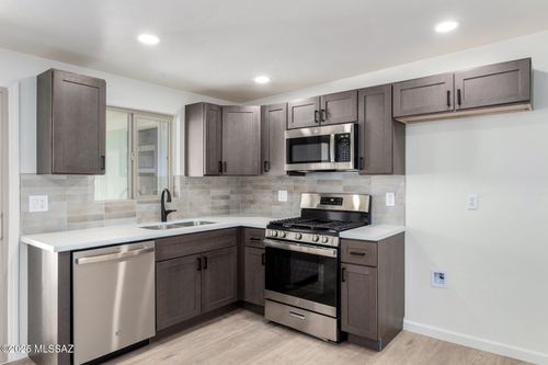 2334 E Hidalgo Vista, Tucson, AZ, 85713 | Card Image