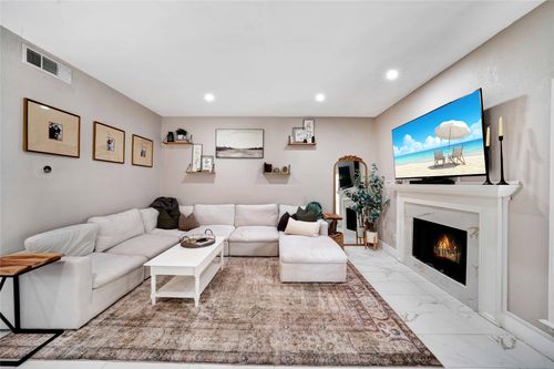 8518 Coppertowne Ln, Dallas, TX, 75243-8035 | Card Image