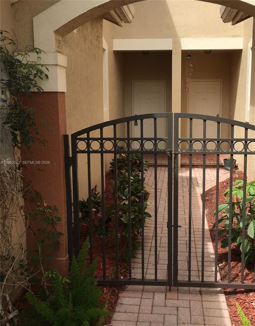 4258 Vineyard Cir, Weston, FL, 33332-2154 | Card Image