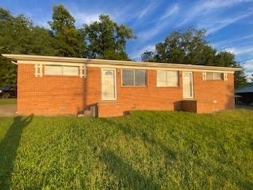 105 Edgehill Dr, Pulaski, TN, 38478-2201 | Card Image