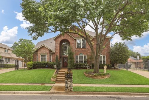 7612 Oak Knoll Dr, North Richland Hills, TX, 76182-8740 | Card Image