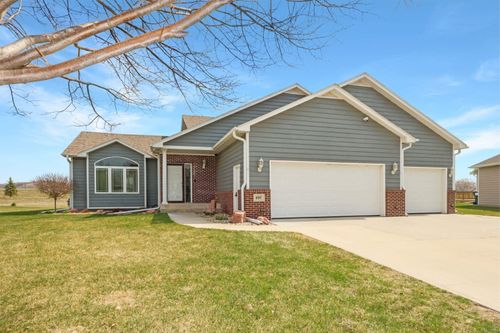 697 Prairie Blvd, Dakota Dunes, SD, 57049-5359 | Card Image