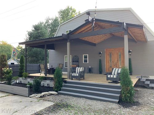 5161 Parker Rd, Fort Gratiot, MI, 48059-3013 | Card Image