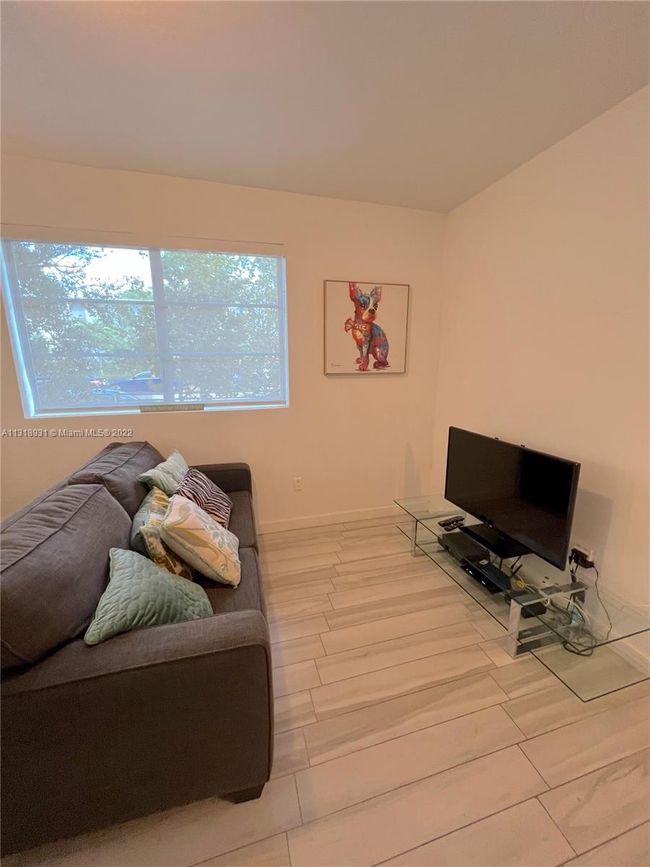APT-101 - 1560 Meridian Ave, Condo with 1 bedrooms, 1 bathrooms and null parking in Miami Beach FL | Image 8
