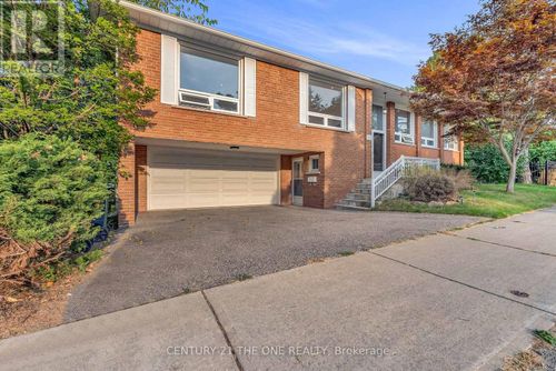 225 Maxome Ave, North York, ON, M2M3L3 | Card Image