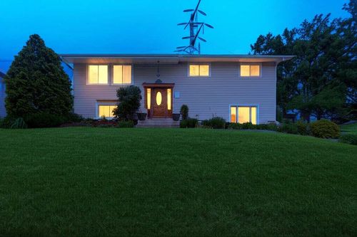 2S200 Valley Rd, Lombard, IL, 60148-5006 | Card Image
