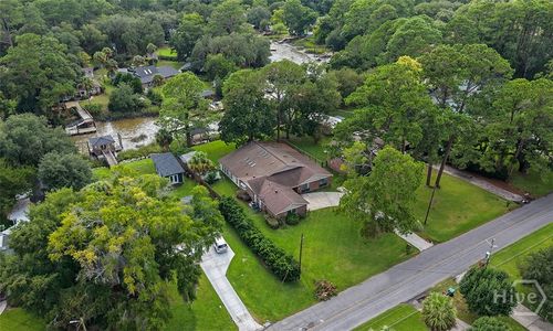 387 Hunt Dr, savannah, GA, 31406-8954 | Card Image