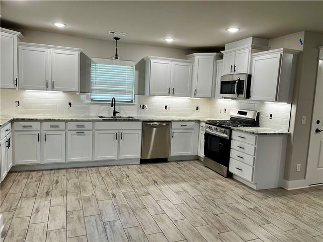 411 Palm St, House other with 3 bedrooms, 2 bathrooms and null parking in Bentonville AR | Image 5
