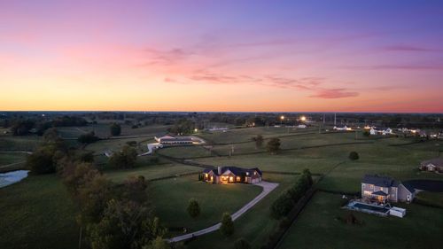 3200 Fishers Mill Rd, Midway, KY, 40347-9714 | Card Image