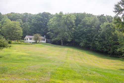 16 Middlebrook Dr, Valatie, NY, 12184-4326 | Card Image