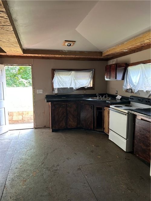 2092 Sanders Rd, Alexander City, AL, 35010-4069 | Card Image