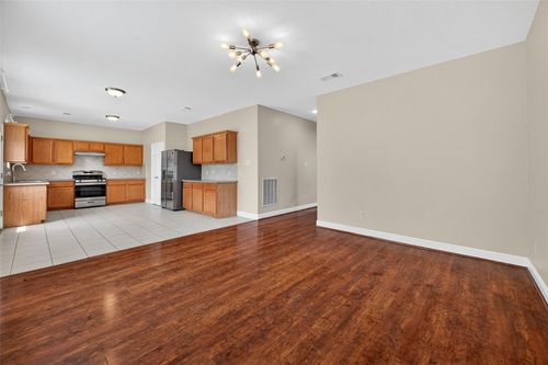 9726 Angleside Ln, Sugar Land, TX, 77498-6325 | Card Image