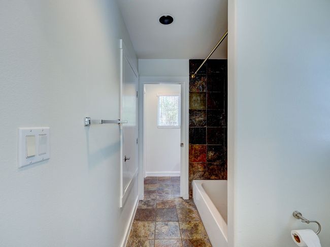 2 - 400 E 33 Rd St, Condo with 3 bedrooms, 3 bathrooms and 2 parking in Austin TX | Image 24
