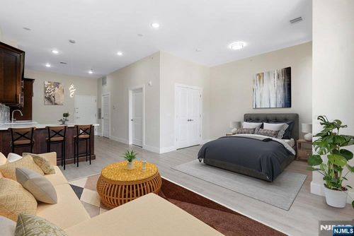 527-535 Union Ave, Belleville, NJ, 07109-2215 | Card Image