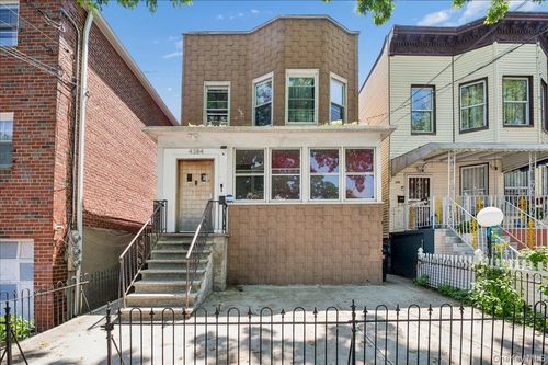 4384 Carpenter Ave, Bronx, NY, 10466-1320 | Card Image